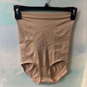 NWOT Jockey Tan Shapewear